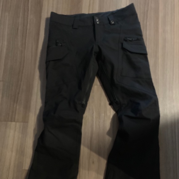 Burton Women’s snowboard pants size M - Picture 2 of 4